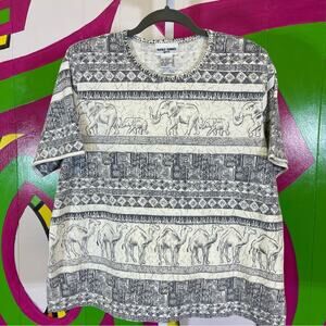 Alfred Dunner Petite, Cool Print Shirt with Wooden Beads. Size Large.
